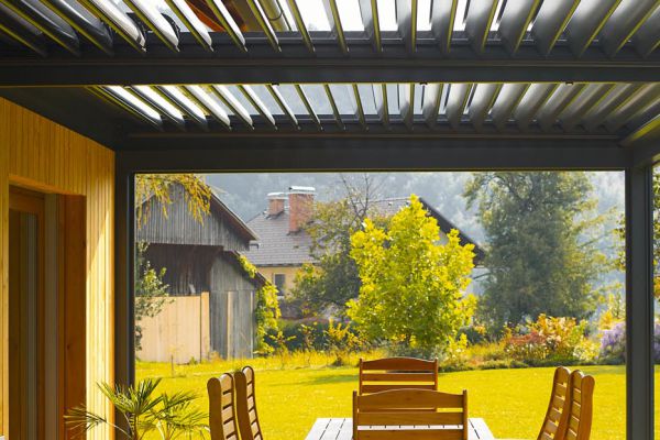 Bioklimatska lamelna pergola Misteral