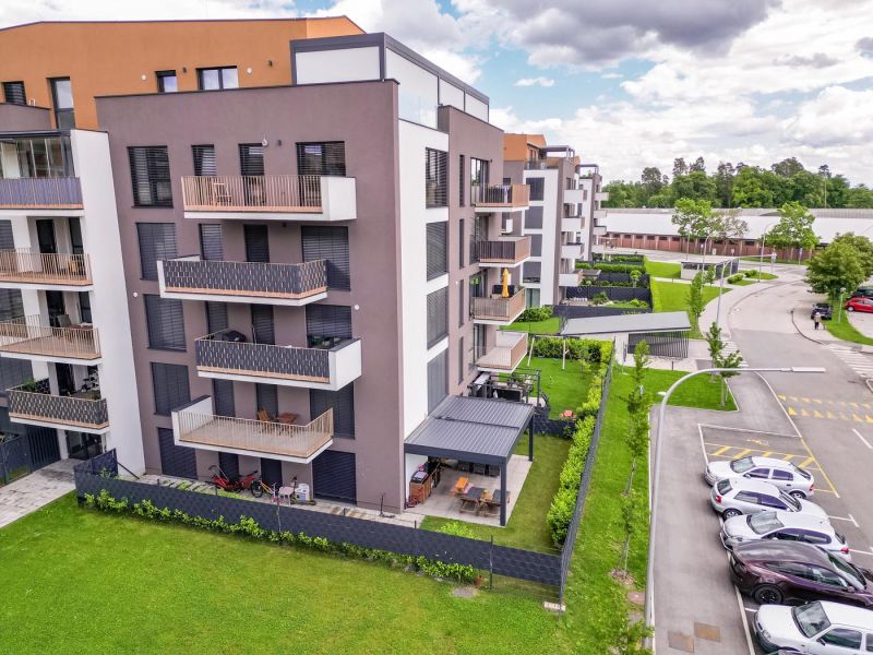 lamelnapergola pergola pergole bioklimatskepergole bioklimatskapergola misteral pergolamisteral terasa sencenje tende ziprolo dji